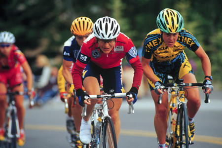 Jeannie Longo leads a select group over Banner Summit in 2000.