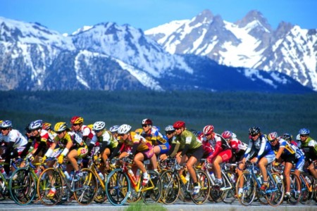The peloton rides in front of the Sawtooth Mountains outside Stanley during the 1999 race.